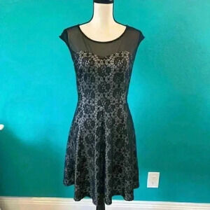 ⭐️ En focus studio black dress in size 10